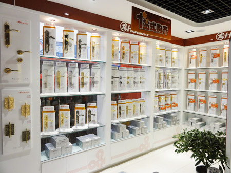 八哥影院(lóng)產(chǎn)品展櫃