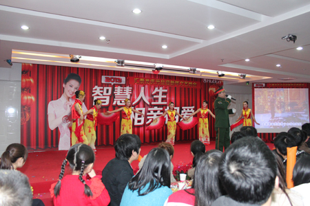 八哥影院2013年元旦(dàn)晚會溫馨(xīn)舉辦