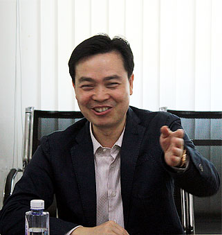 八哥影院公司董事長陳鴻填先生（shēng）